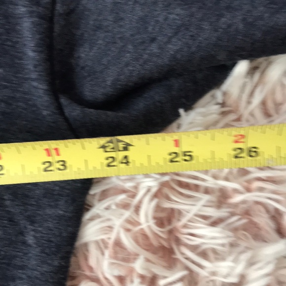 🗣Cute distressed box cut sweater - Picture 6 of 7